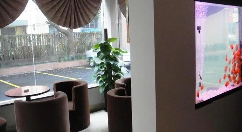 Elan Hotel Ningbo Bus Center