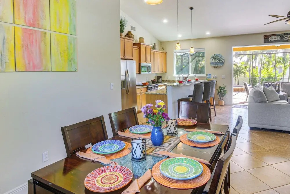 Saltwater Pool & Spa! Tropical Cape Coral Retreat