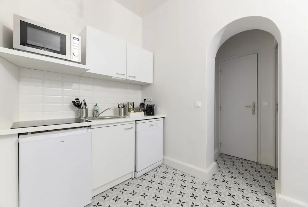 Daumier - New 2 Bdrs Flat near la Seine