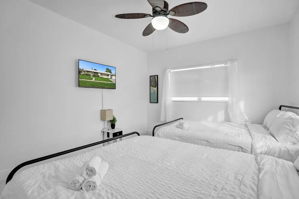 La Serre Miami Home & Private Pool Near Aventura Mall