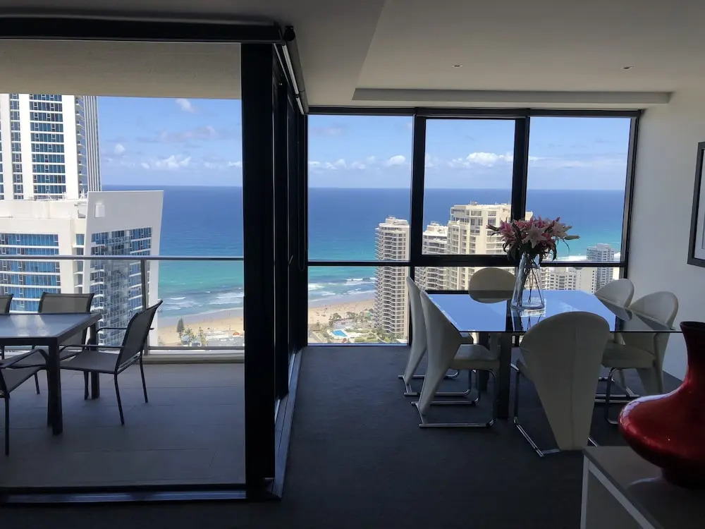 Circle on Cavill Apartments - Hosted by Wow Stay - No Parking Included