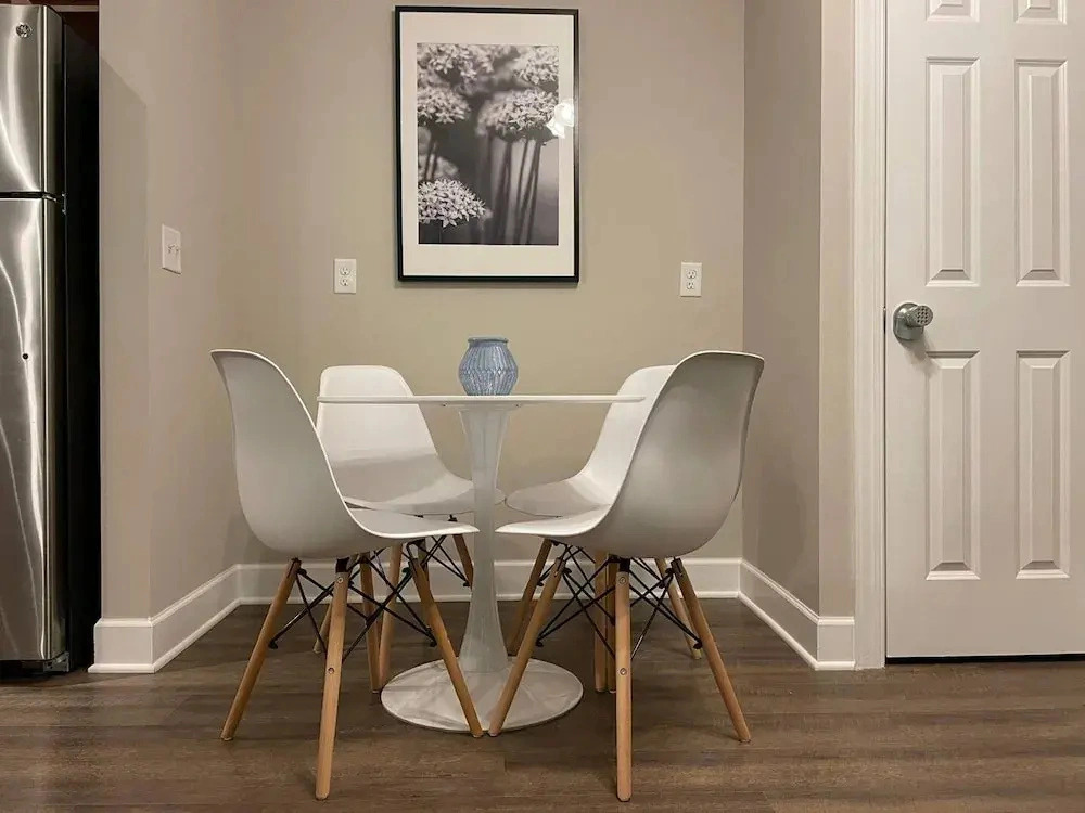 Polaris King Flat Pet-friendly Nature Views