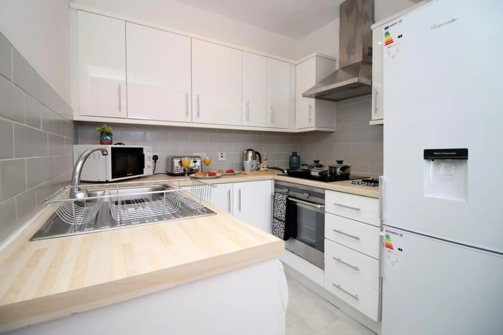 St Thomas Loft Views, SA1, by Stay South Wales - Sleeps 4 - Free WiFi & Parking