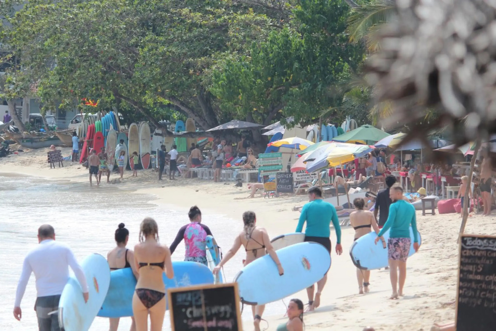Riku surf House Hiri