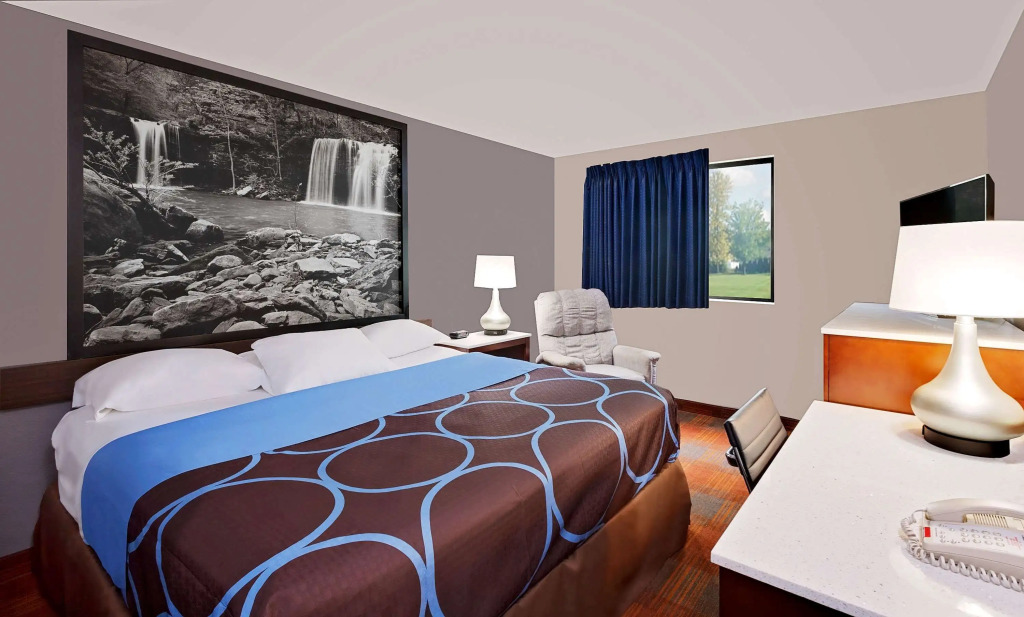 Super 8 by Wyndham Fayetteville