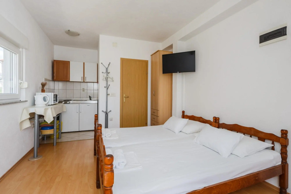 Milica - Parking and Garden - SA2 Gornji