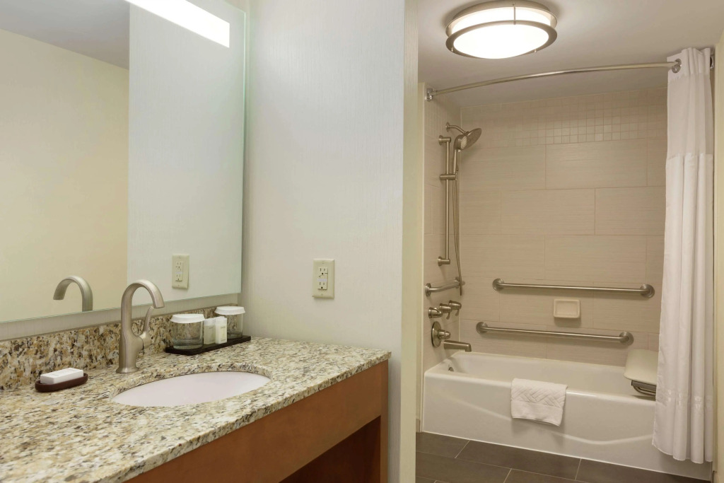 Embassy Suites Baltimore - Inner Harbor