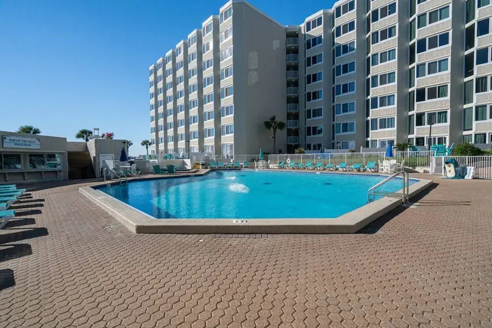 Top of the Gulf 320 Beachfront & Free Beach Chairs