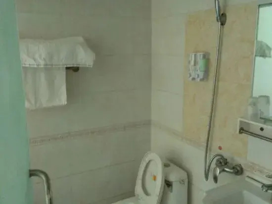 Dongfang Hotel (Feixian Shengli Road Store)