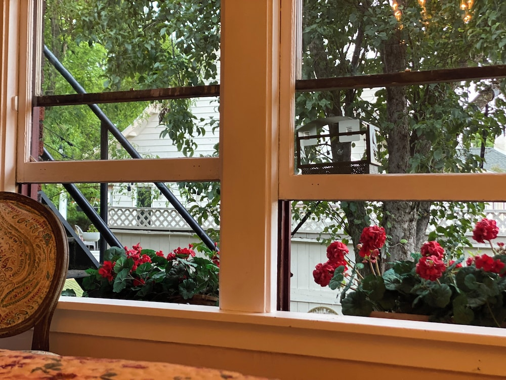 This Old Frat House Bed & Breakfast