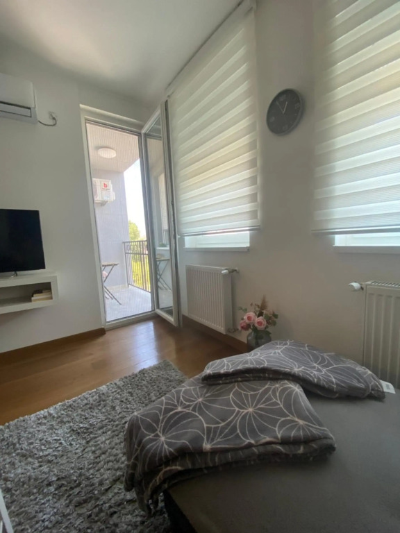 Apartment 212