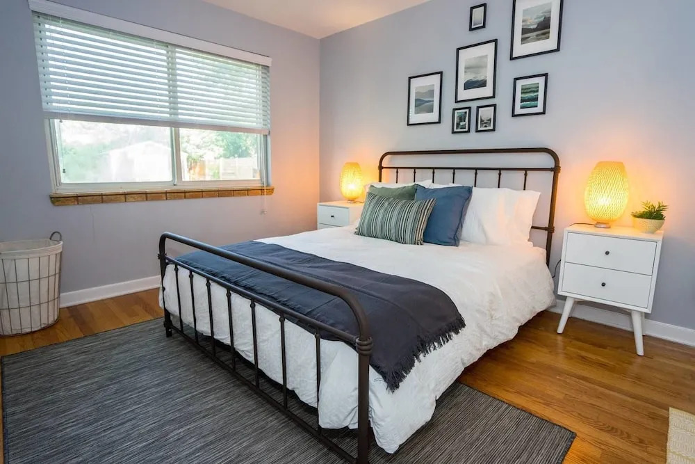 The Denver Den in Mayfair Park Enormous Backyard With Grill Sleeps 7