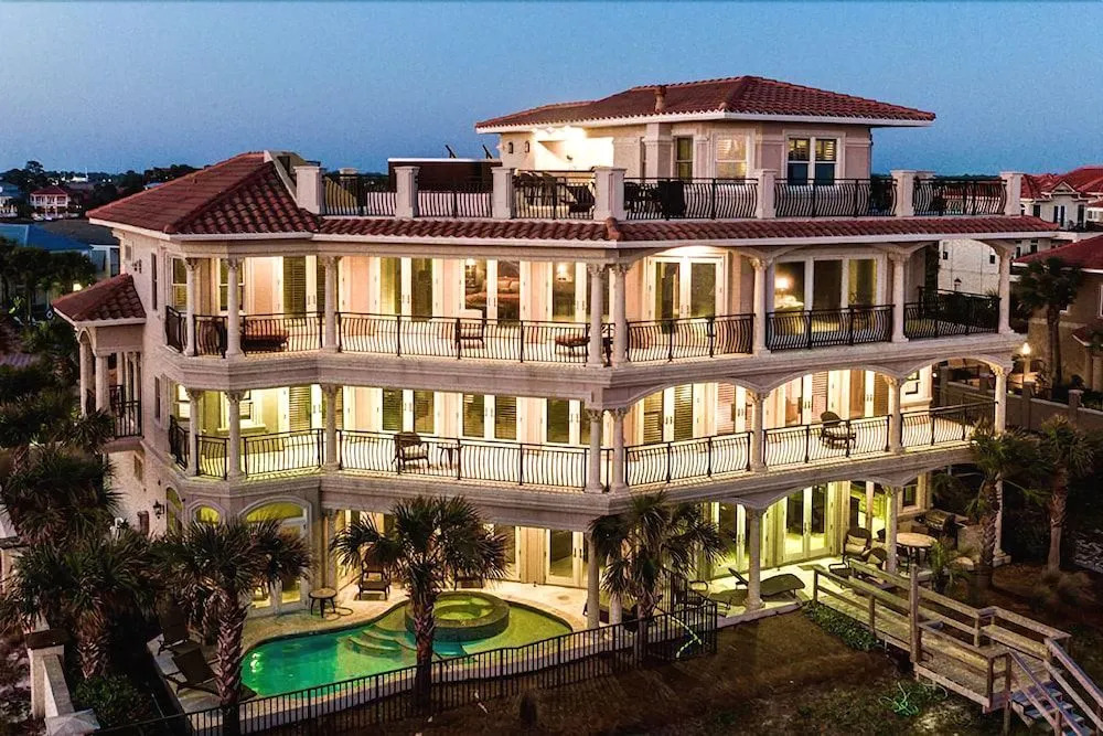 Capitano 7 Bedroom Holiday Home by Five Star Properties