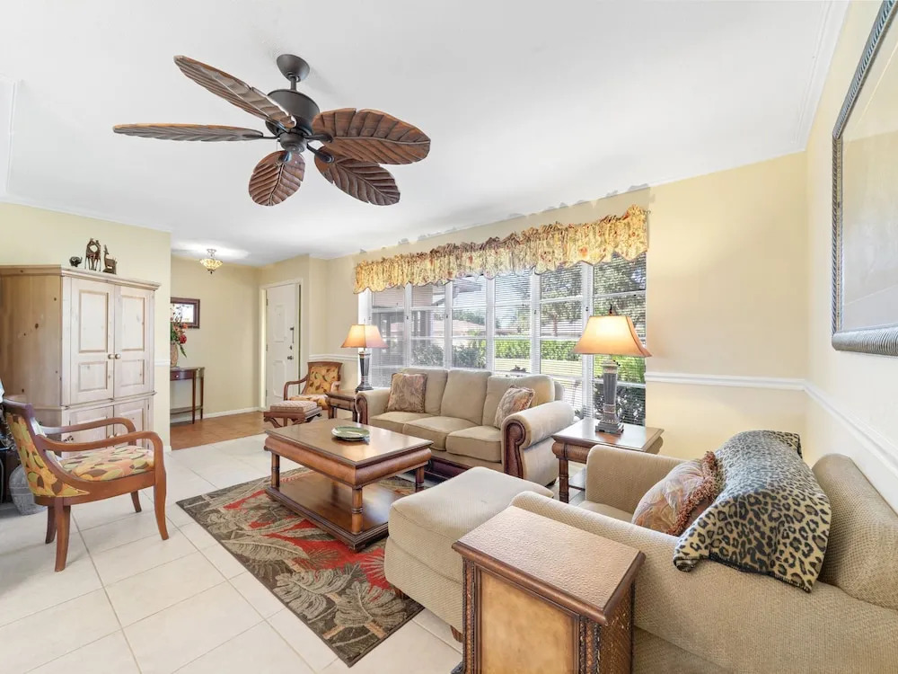 Lakeside House by Vacation Rental Pros