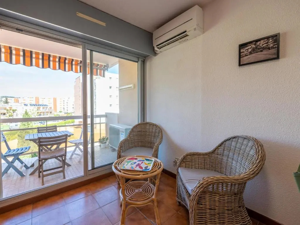 Appartement Le Lavandou, 1 pièce, 4 personnes - FR-1-677-1