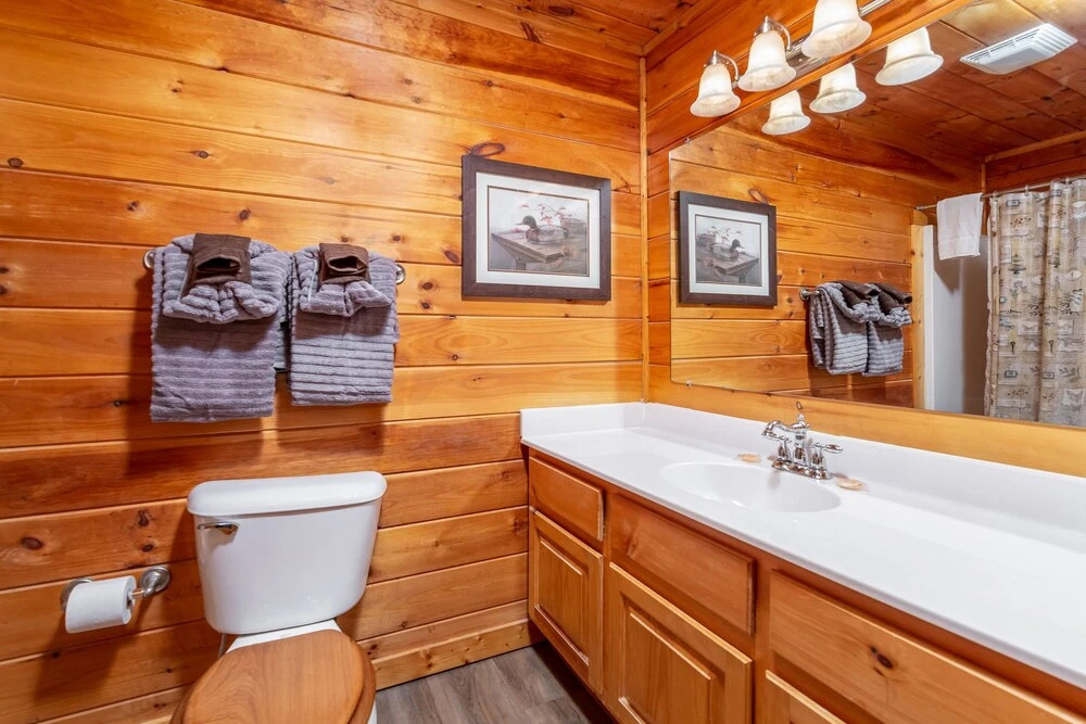 Heavenly Escape Crossing Resort Cabin w Hot Tub Arcade Games and More
