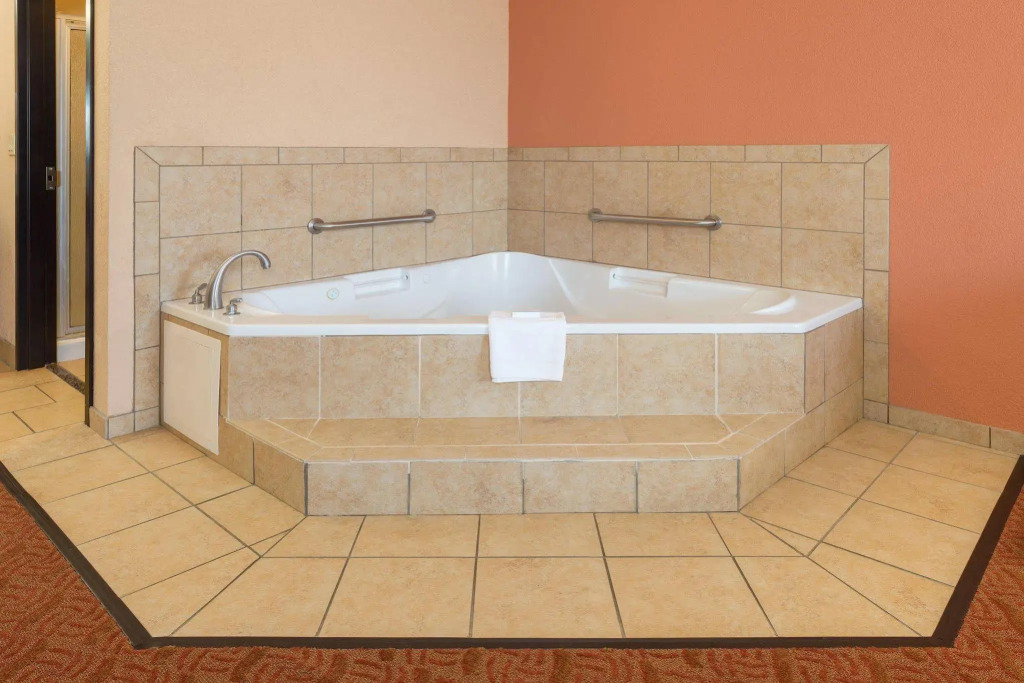 Durant Inn & Suites