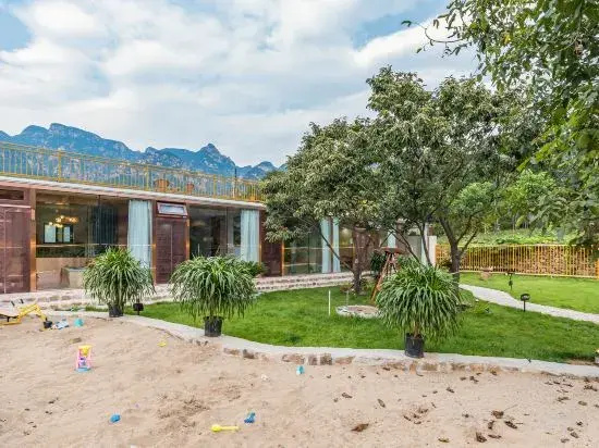 Xiangbo Bowen Travel Has A Mining Homestay At Home