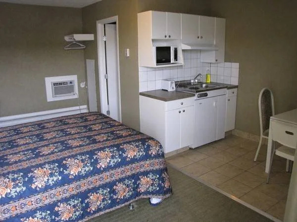 West Edmonton Motor Inn