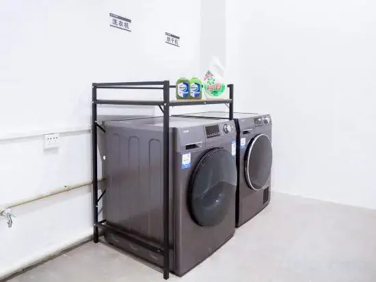Human Hotel
