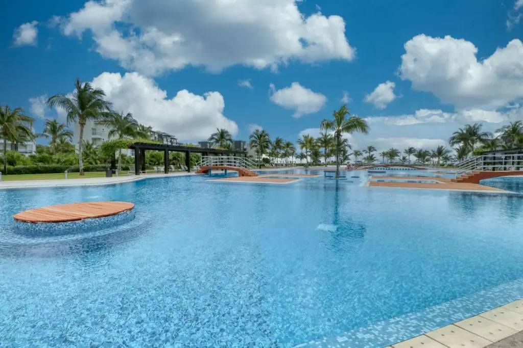 Hakuna Matata 725N at Mareazul Beachfront