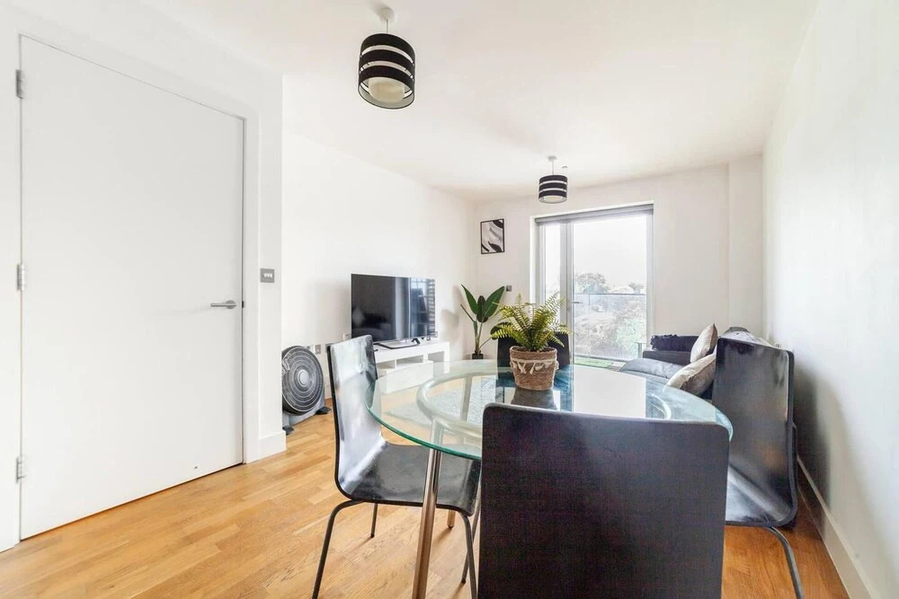 Immaculate 1-bed Apartment in London - Mydas Place