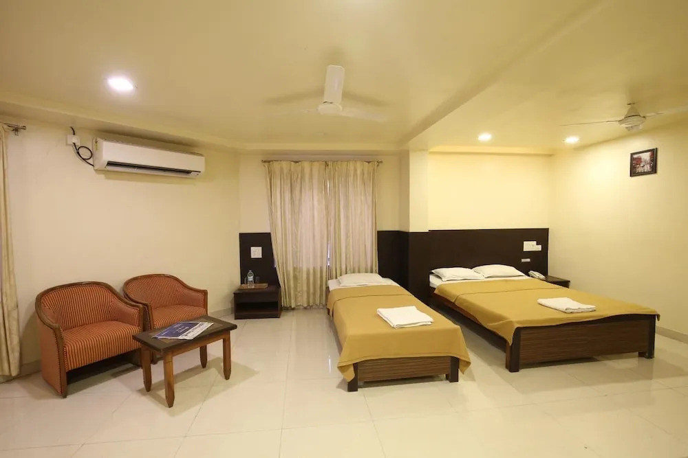 Hotel Kohinoor Square