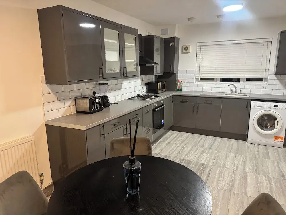 Corporate 3bedroom home with parking
