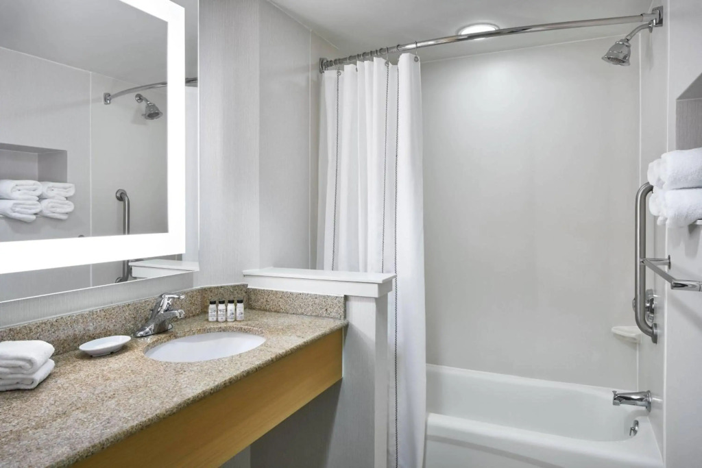 Delta Hotels by Marriott Norfolk Airport