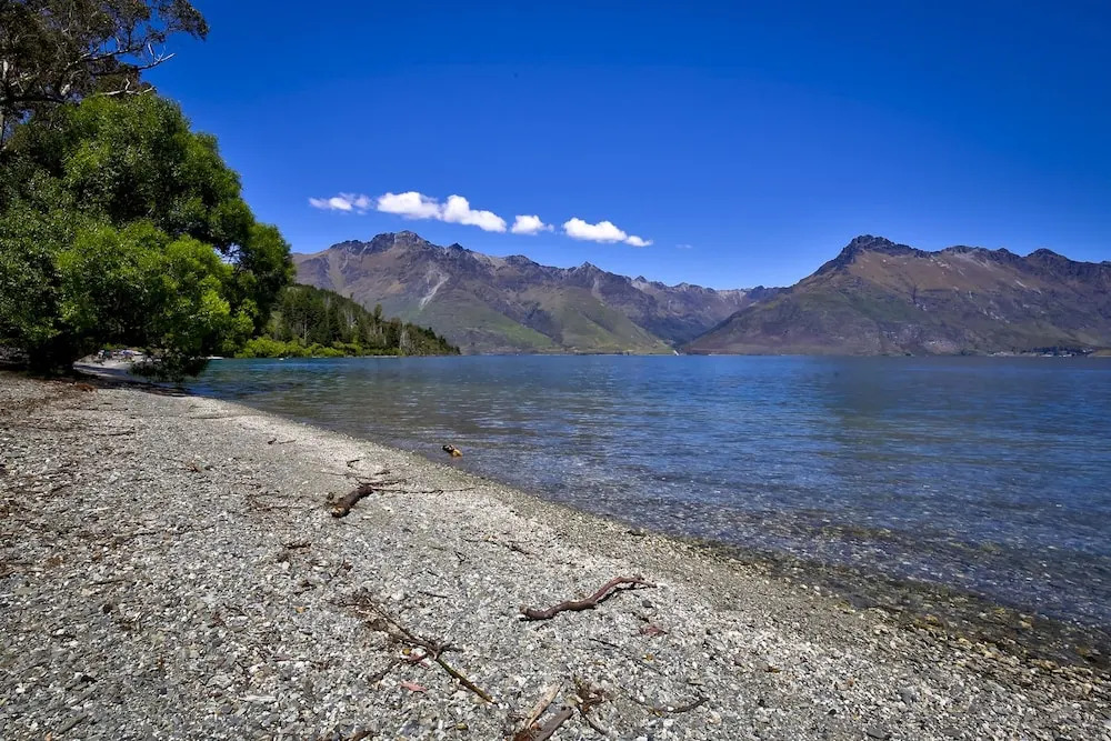 Lakeside Bliss