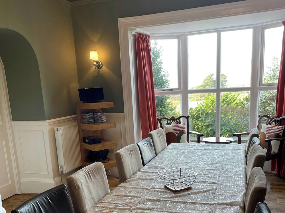 Noddfa Country House