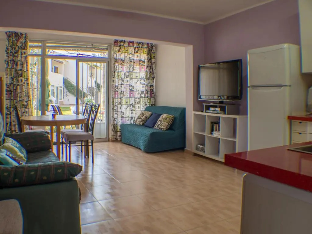 Bungalow acceso directo a piscina.wifi gratis
