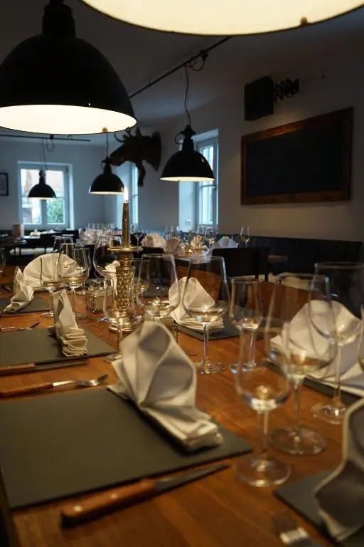 Mara Restaurant & Hotel