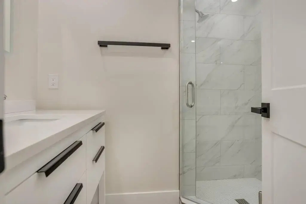 Luxury Beach House - 2min Walk to Beach - Private Pool - Group & Dog Friendly