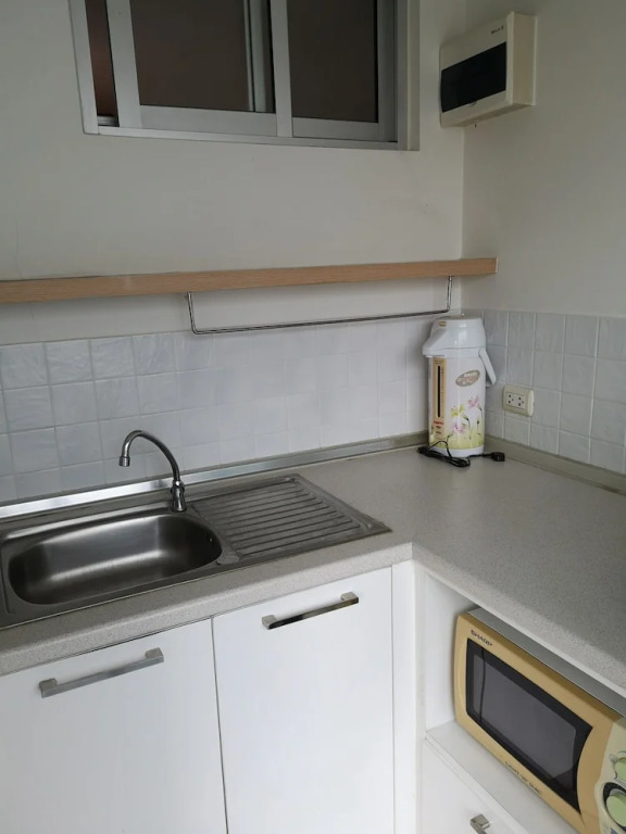 Comfy Deluxe One Bedroom