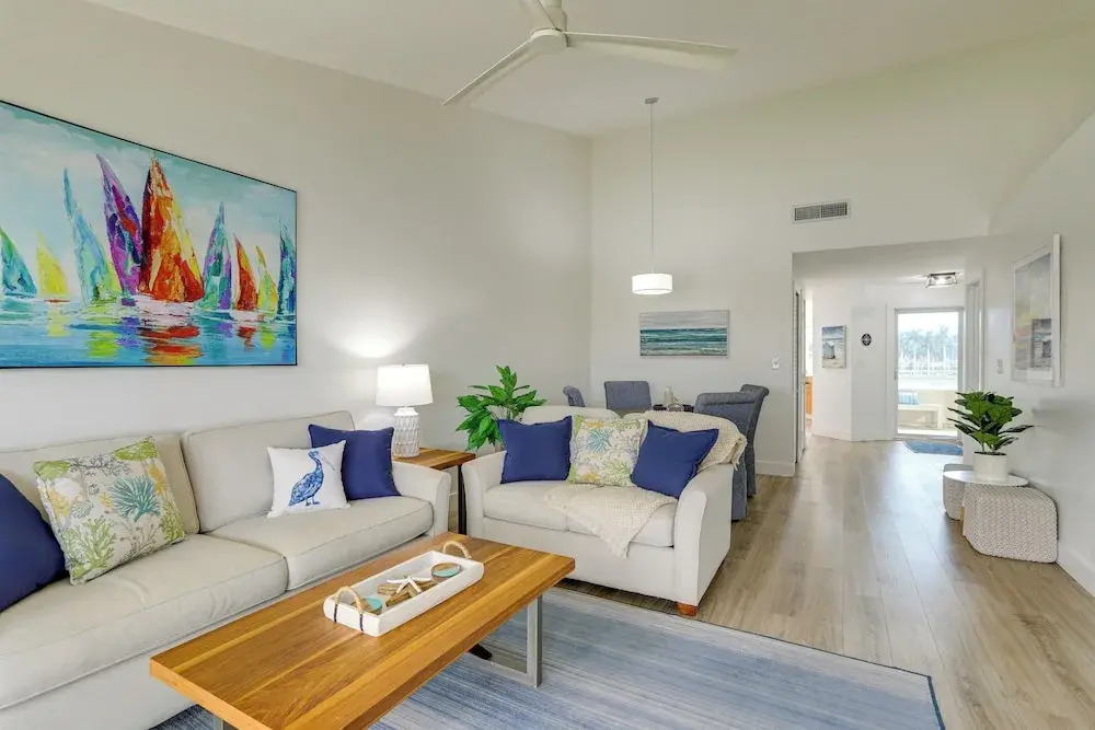 Sunny St Pete Getaway With Shared Pool & Hot Tub