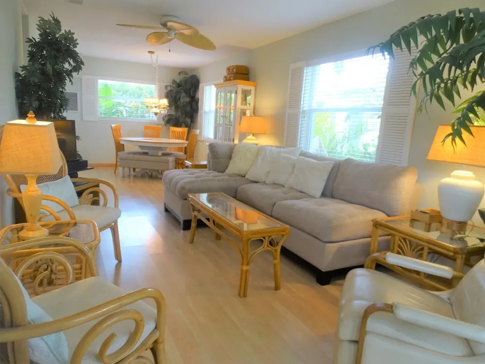 Aloha Kai Unit 10 1 Bedroom 1 Bathroom Home