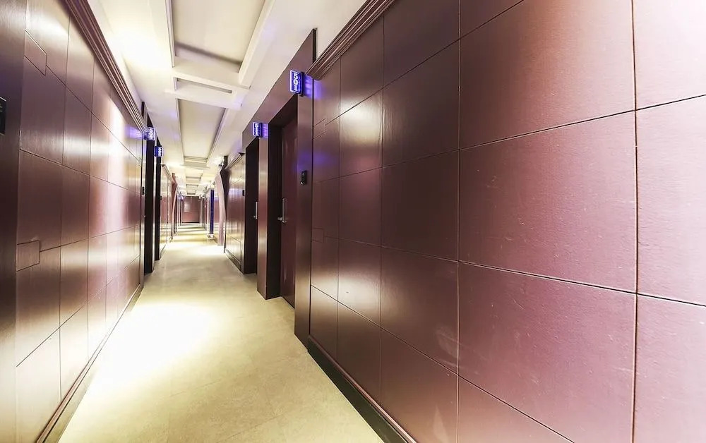 Hotel 7