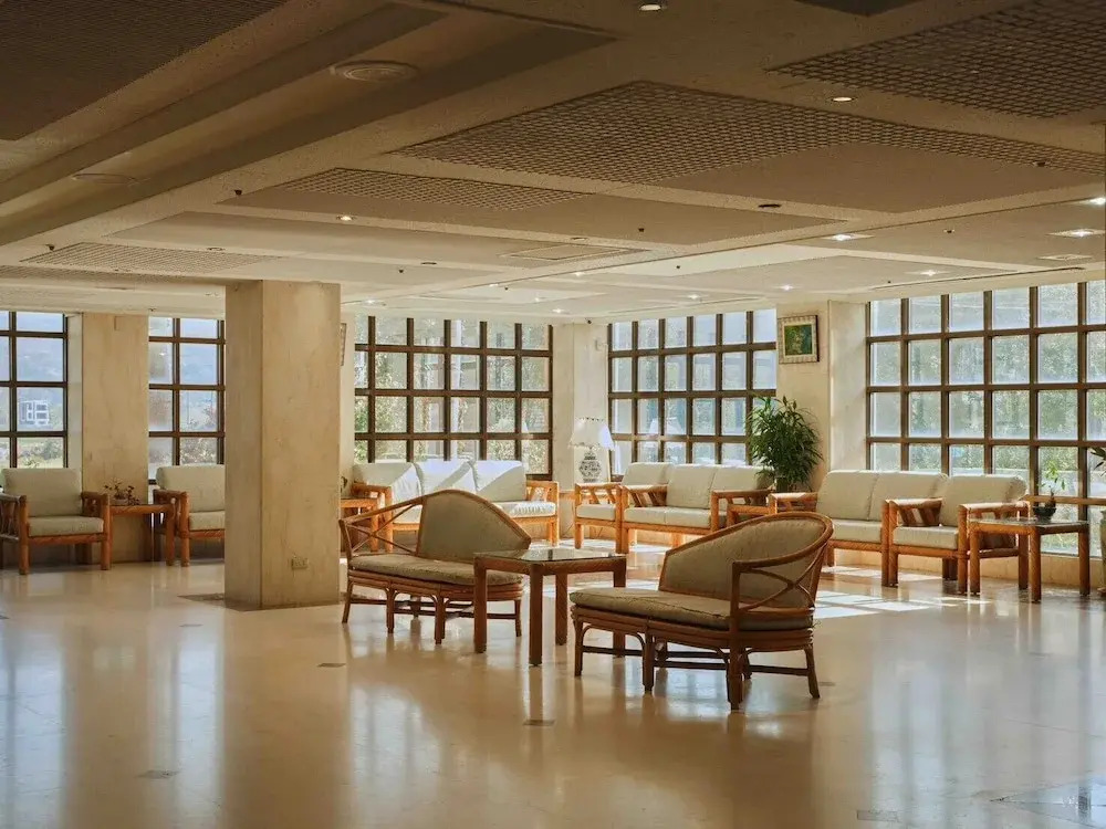 Kinsa Holiday Hotel