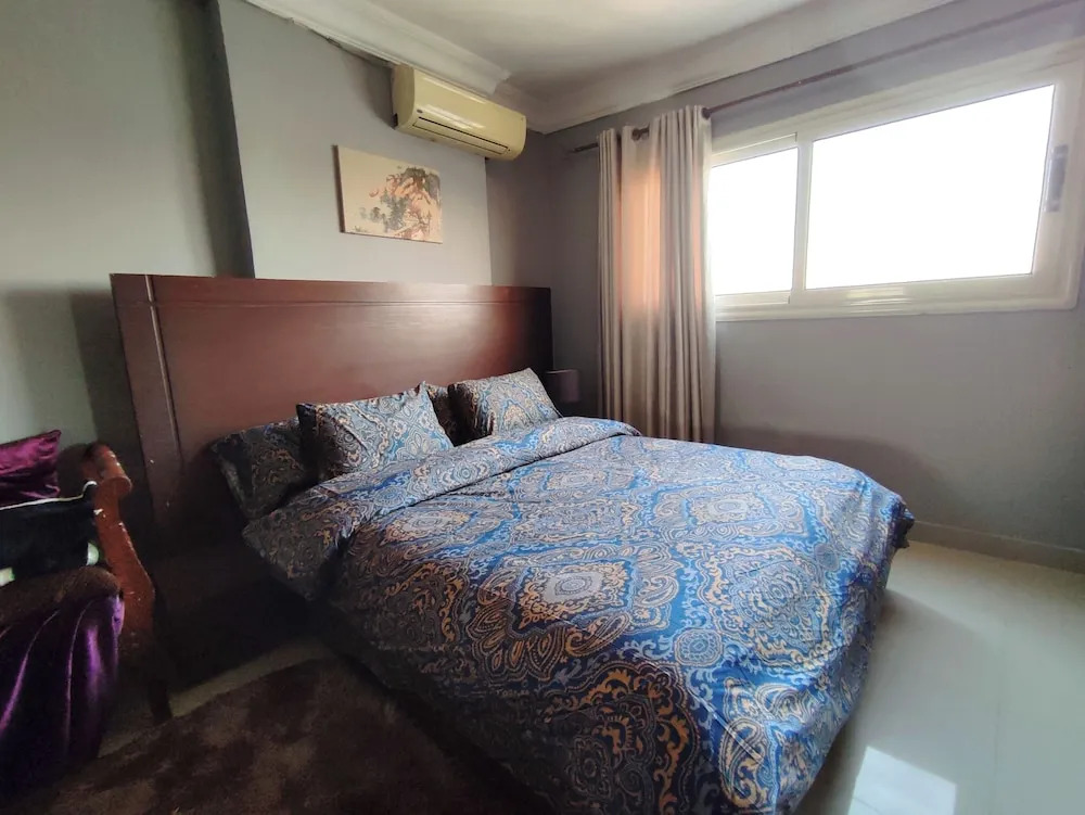 Charming 3-bedroom Apartment in Alexandria With City View