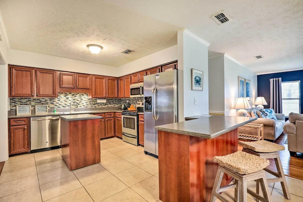 Sleeps 9 | Walk to Beach | St. Augustine Home