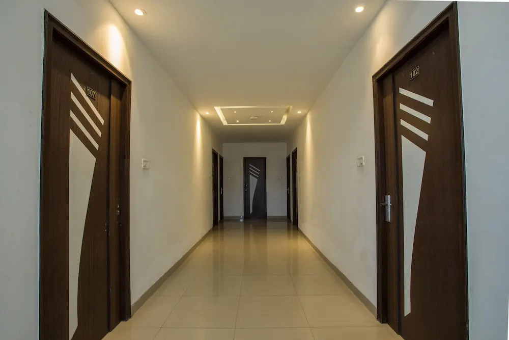 OYO 7421 Hotel Relex
