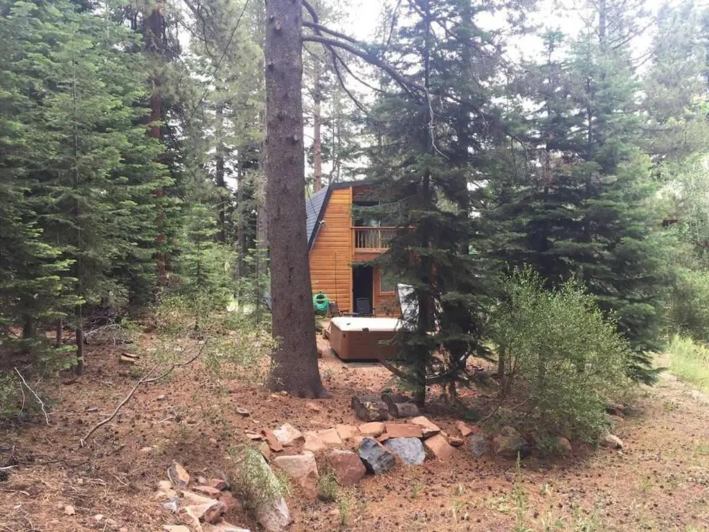 Zephyr by Avantstay Stylish Modified A Frame w/ Access To Tahoe Donner