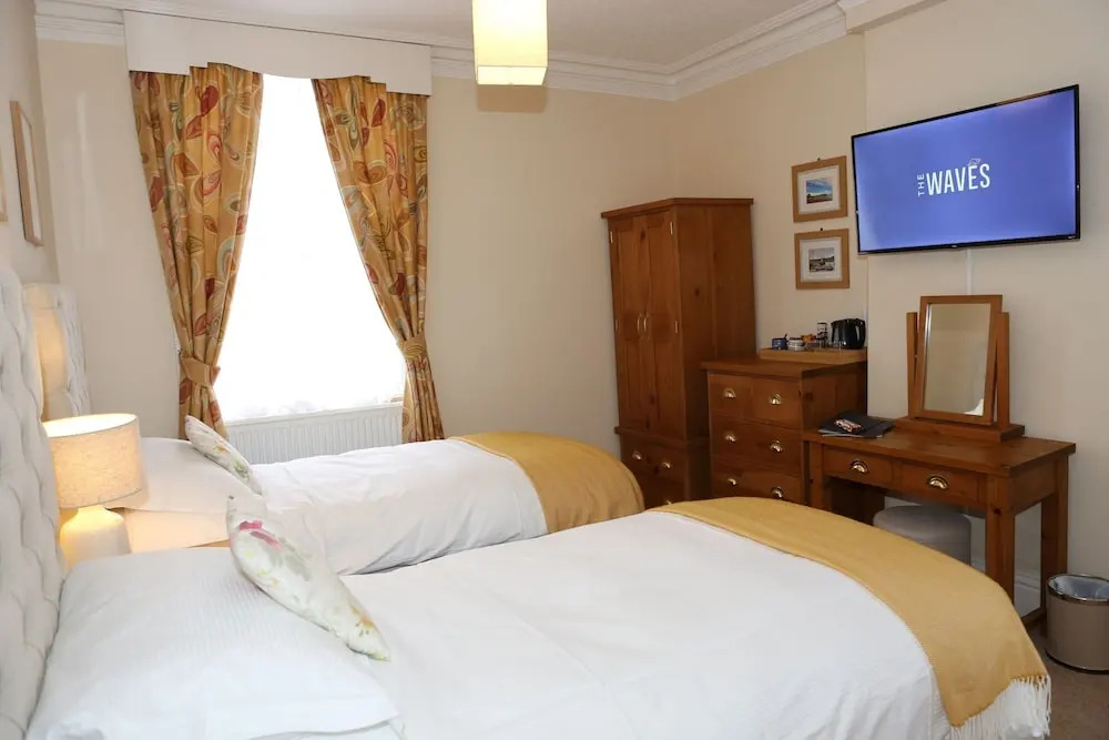 The Waves: Yorkshire Coast B&B