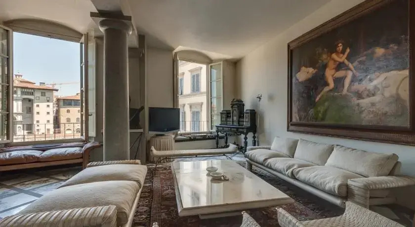 Prometeo Halldis Apartments