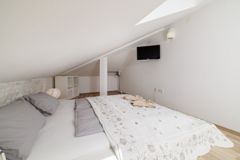 Apartments Jozic