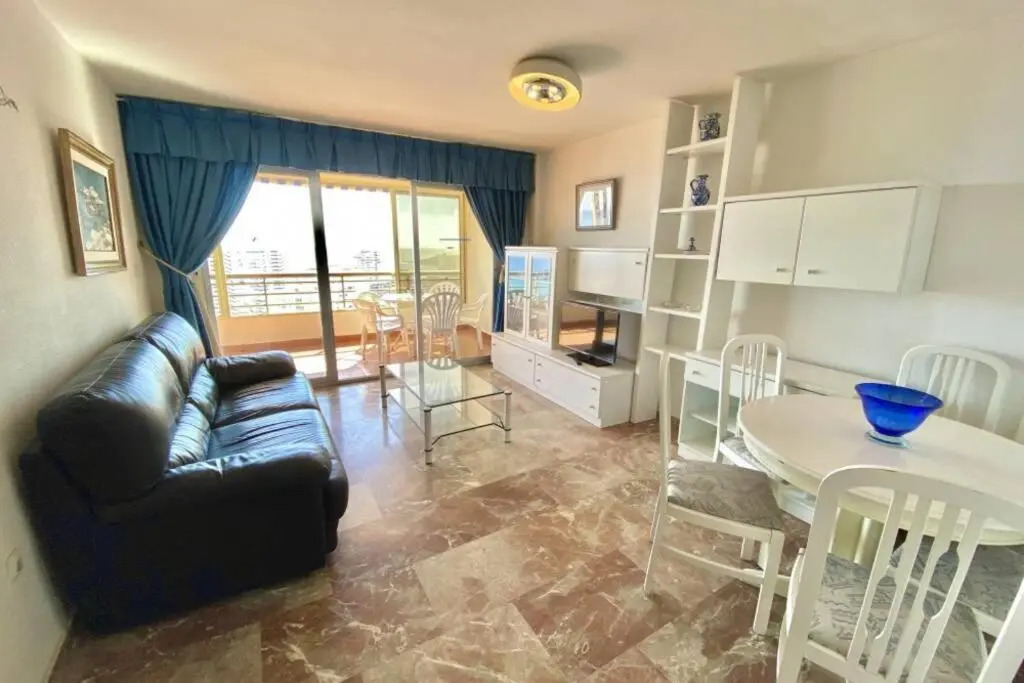 Leo piso 20 apartamento 4 pax Inmobiliaria Leo PLaya de San Juan
