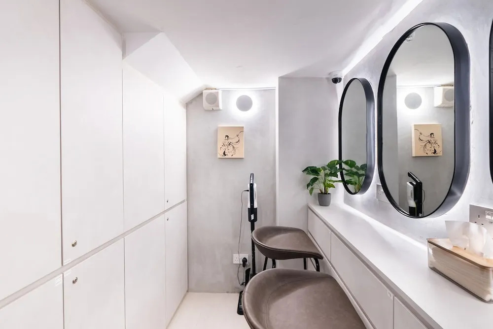 Jyu Capsule Hotel