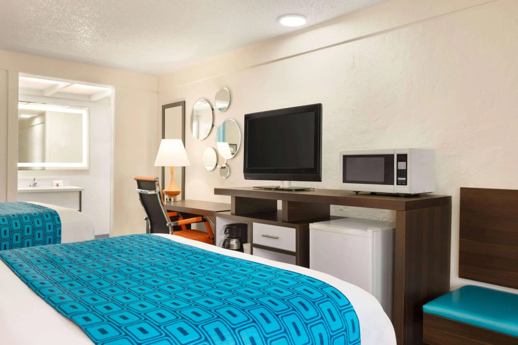 Dover Inn and Suites
