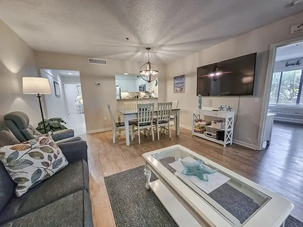 Serene 2 Bed, 2 Bath Lodge, With Amenities, 101ac 2 Bedroom Lodge